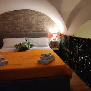 https://robert-holiday-apartment.taorminaitalyhotels.com
